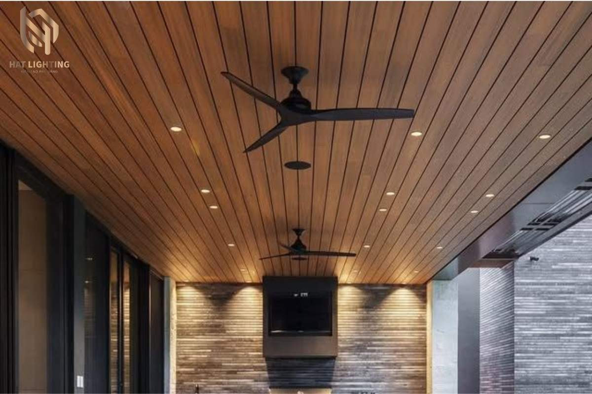 Đèn spotlight trần gỗ