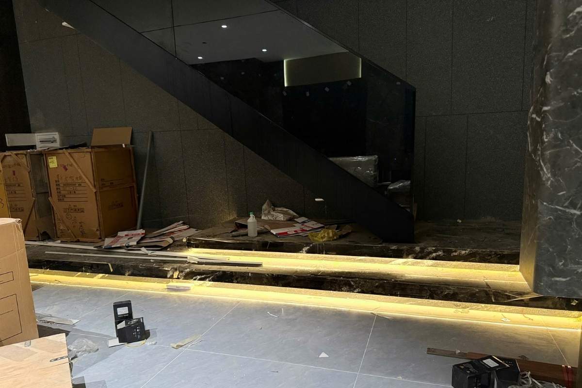 Thiết kế chiếu sáng biệt thự tại Nghệ An – Bậc tam cấp trước cửa nên dùng ánh sáng màu gì?