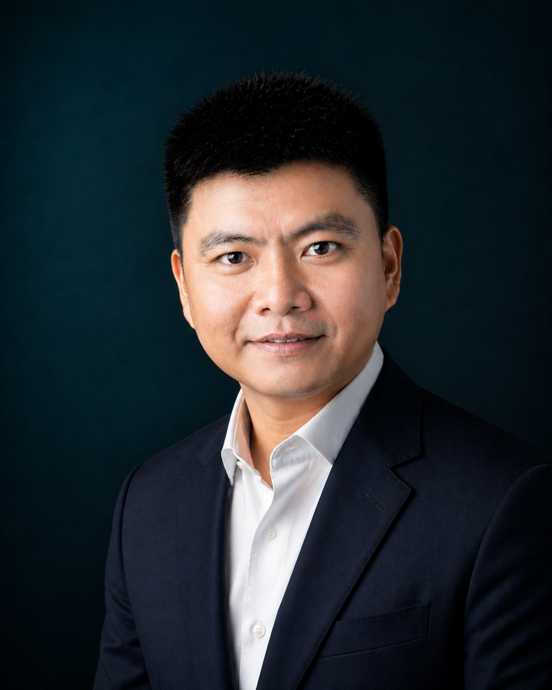 Founder-Nguyễn Đình Hùng 22 chatgpt image 11 24 43 29 thg 4 2026