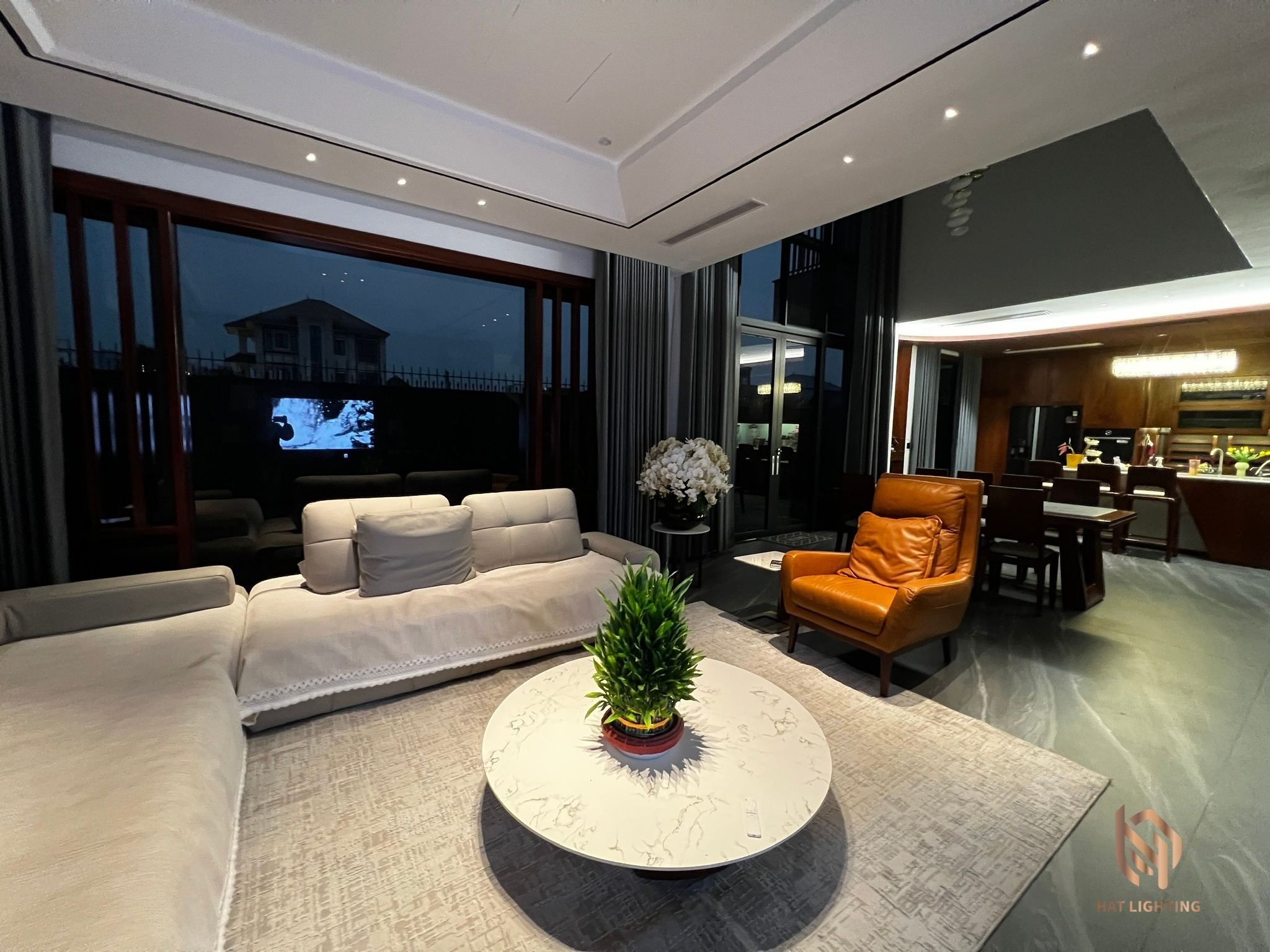 7 Nguyên Tắc Bố Trí Đèn Âm Trần Phòng Khách Đẹp, Chống Chói Chuẩn Chuyên Gia 2 Bố trí đèn âm trần phòng khách