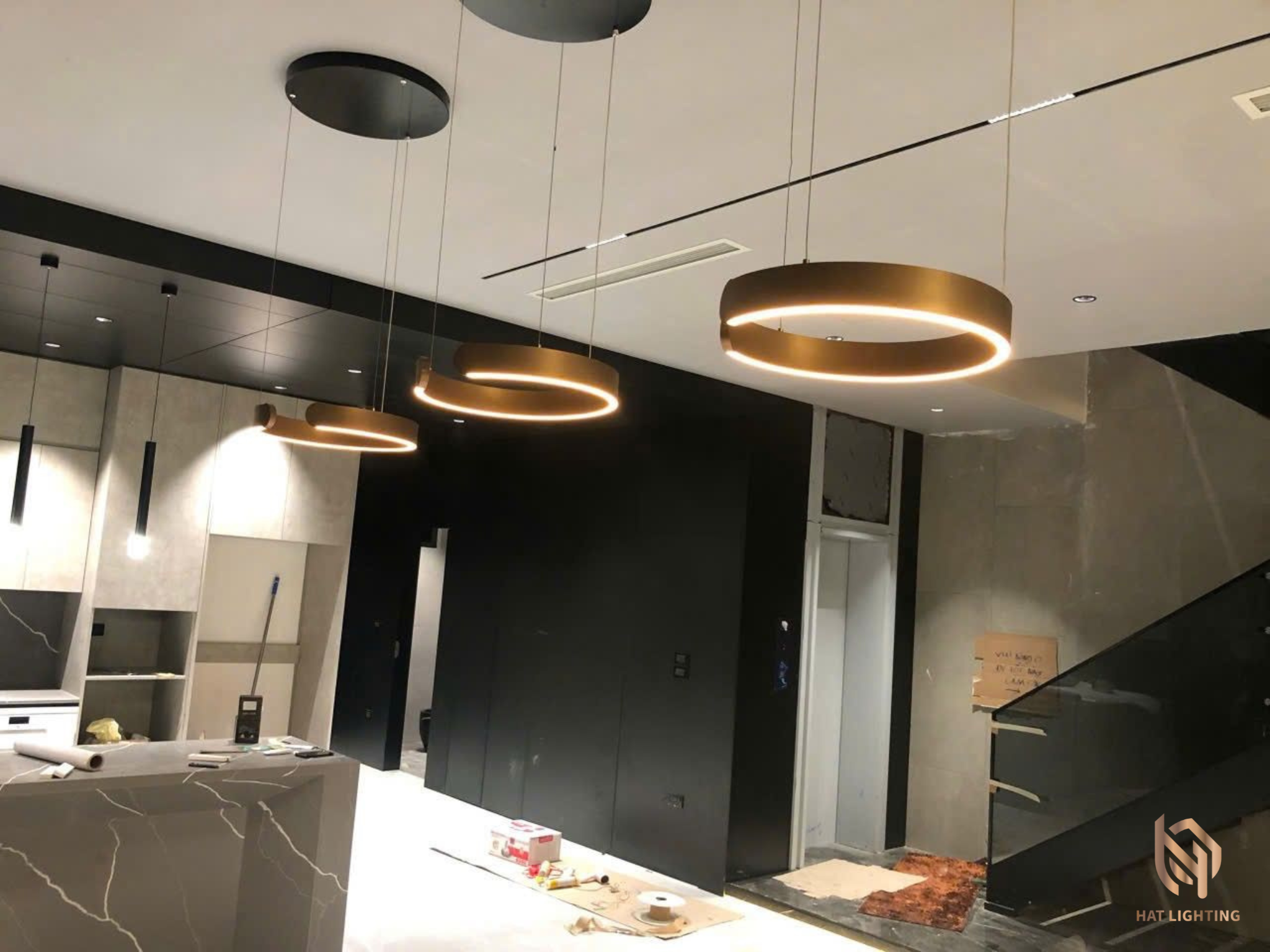 5 Tiêu Chuẩn Chọn Đèn Âm Trần Cho Biệt Thự & Bí Quyết Phối Hợp Từng Phong Cách Kiến Trúc 2026 2 Thi công ánh sáng biệt thự tại Nghệ An