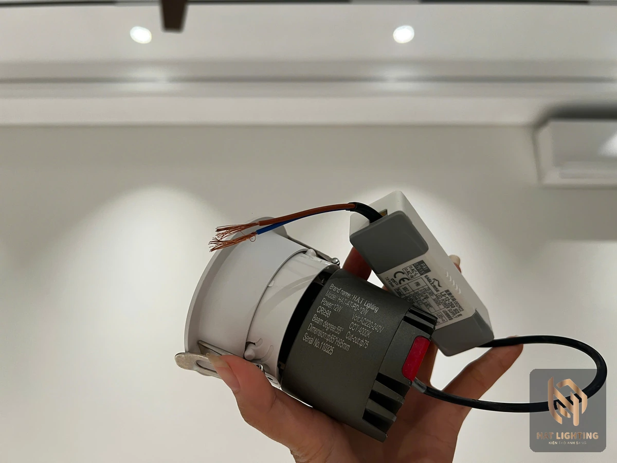 Kiểm tra đèn spotlight và driver trước khi lắp đặt